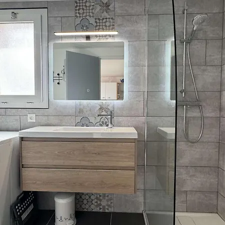 Location Dans Avec Piscine A 50m De La *